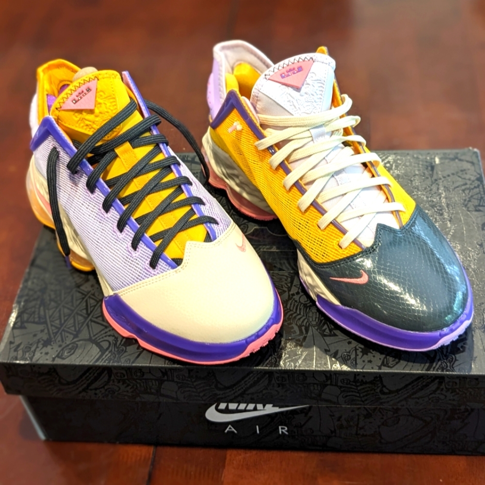 Nike LeBron 19 Low